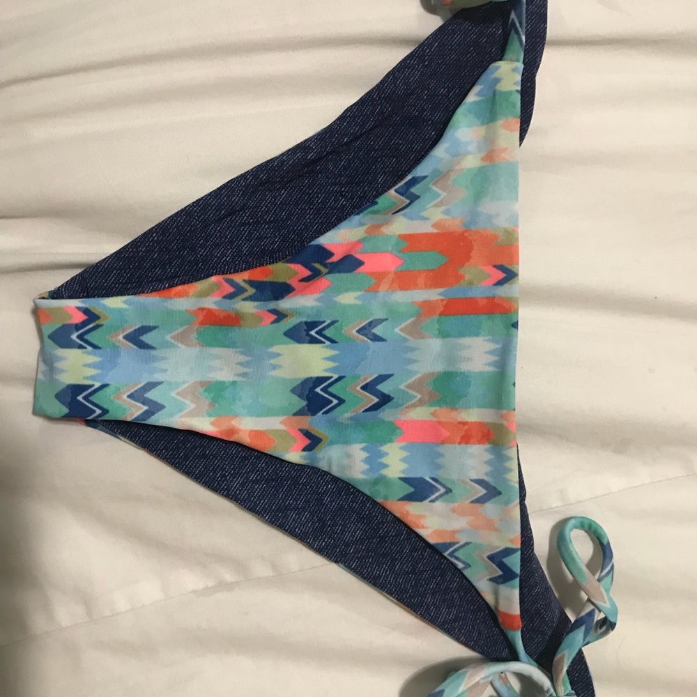 Reversible string bikini bottom -L space